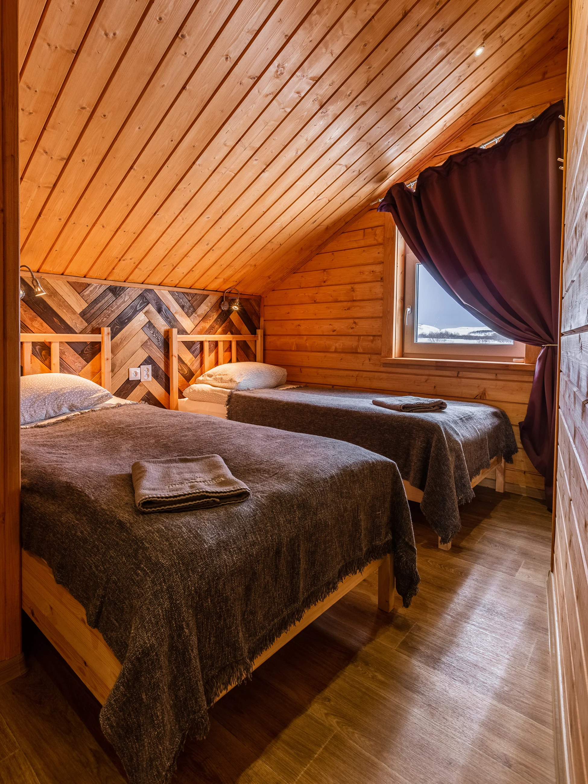 Интерьер двухэтажного коттеджа Tundra House